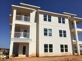 The Grove at Bradford Hills in Tallahassee, FL - Building Photo
