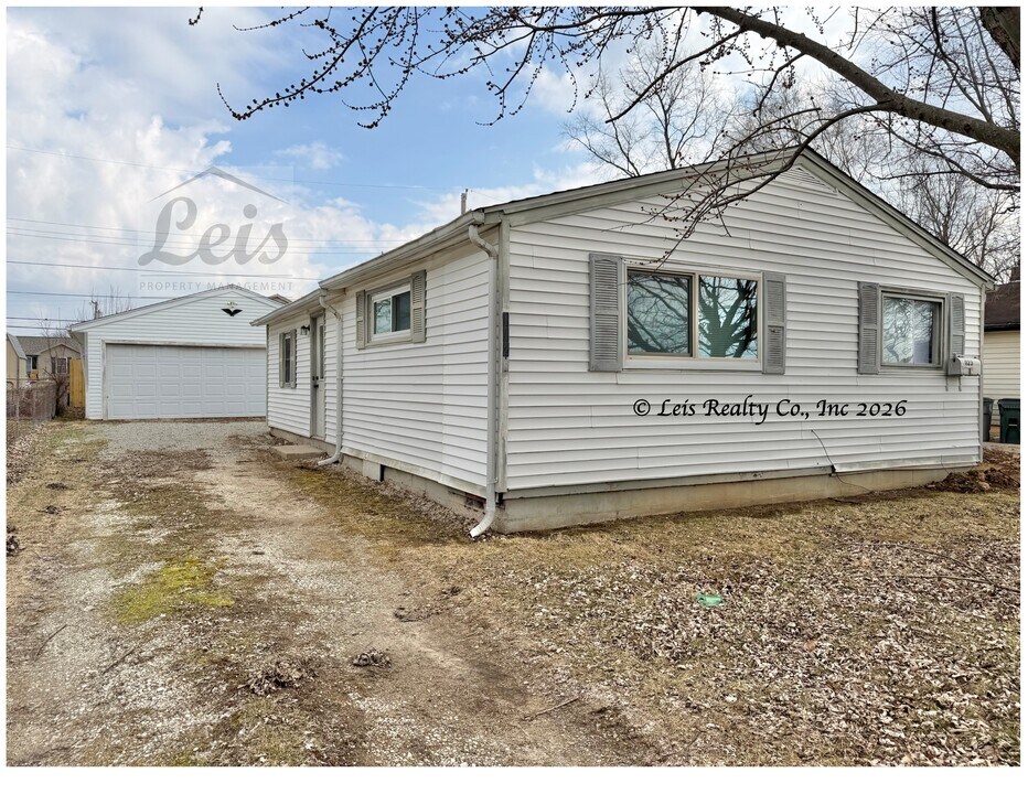 1123 Patton St in Troy, OH - Building Photo