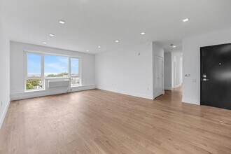 8404 4TH Ave in North Bergen, NJ - Building Photo - Building Photo