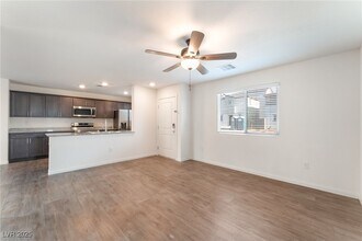 6913 Evening Orchid St in North Las Vegas, NV - Building Photo - Building Photo