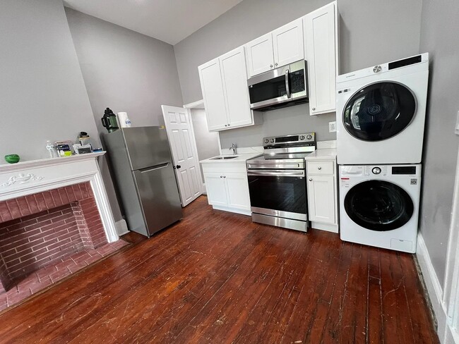 703 Newington Ave, Unit 1F