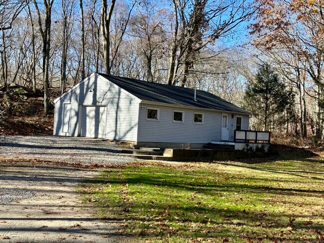 248 Killingworth Turnpike in Clinton, CT - Building Photo - Building Photo