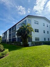 402 Brighton J in Boca Raton, FL - Building Photo - Building Photo