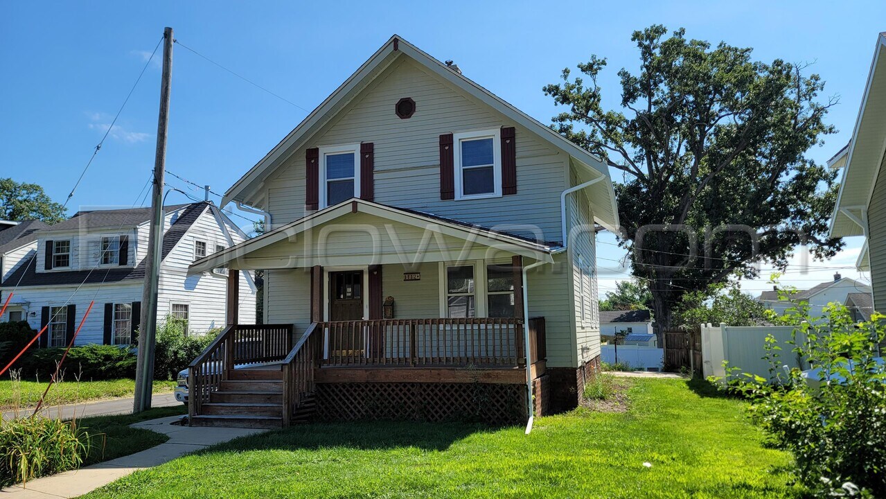 1112 Maplewood Dr NE in Cedar Rapids, IA - Building Photo