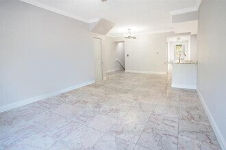 5860 W Sample Rd, Unit 5860 W Sample Rd in Coral Springs, FL - Foto de edificio - Building Photo
