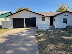 3005 Farrell Ln in Fort Worth, TX - Building Photo - Building Photo