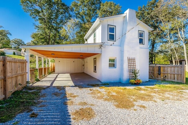 103 S Germantown Rd in Chattanooga, TN - Foto de edificio - Building Photo