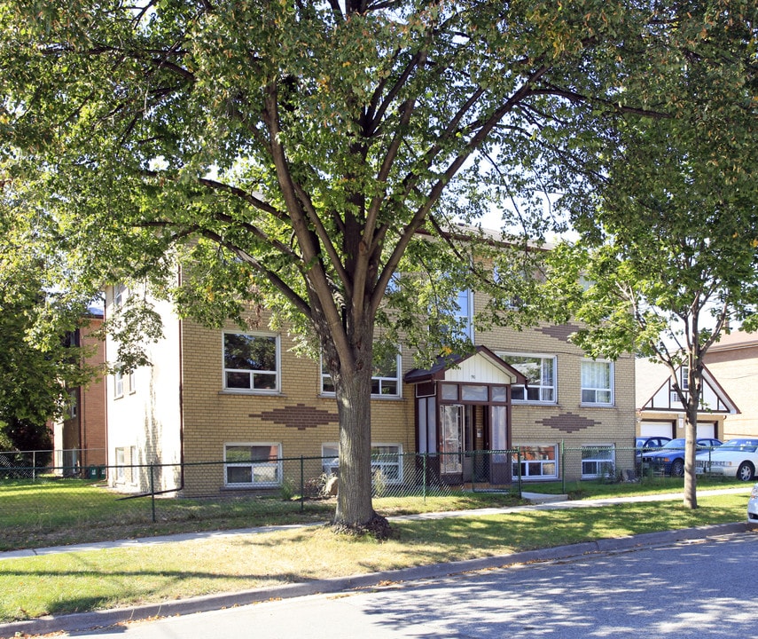 150 Alderbrae Ave in Toronto, ON - Building Photo