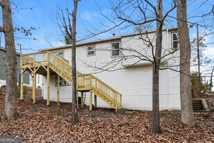 2488 Carol Cir in Douglasville, GA - Building Photo