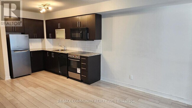 50 Town Centre Court in Toronto, ON - Building Photo - Building Photo