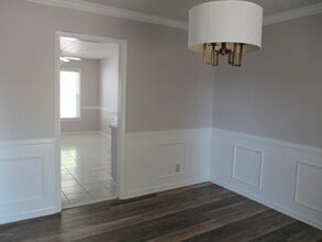 2901 Creekside Dr in Louisville, KY - Building Photo - Building Photo
