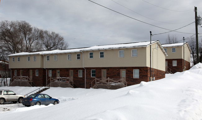 T & L Apartments in Bradley, WV - Building Photo - Building Photo