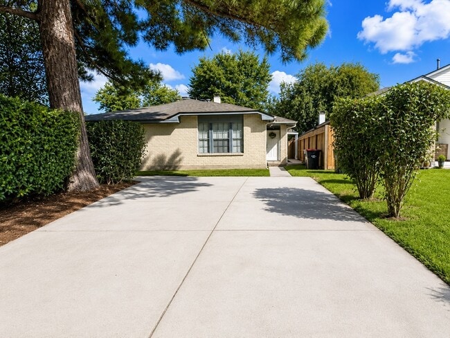 property at 3105 Oak Rock