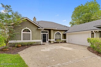 332 Maplewood Dr in Jacksonville, FL - Building Photo - Building Photo
