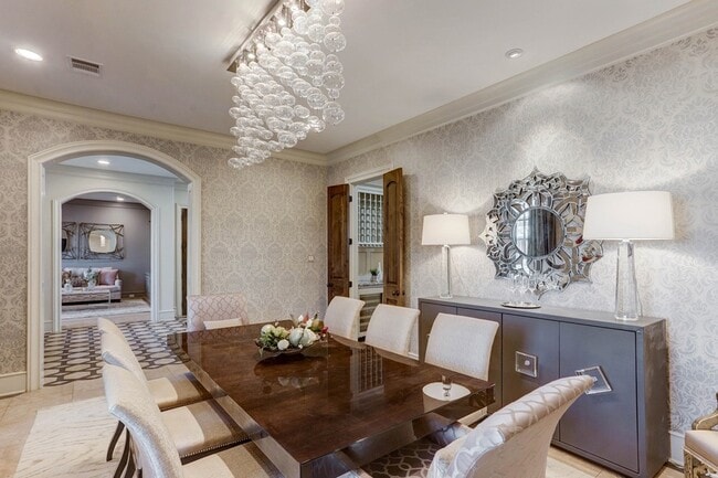 3749 Olympia Dr in Houston, TX - Foto de edificio - Building Photo