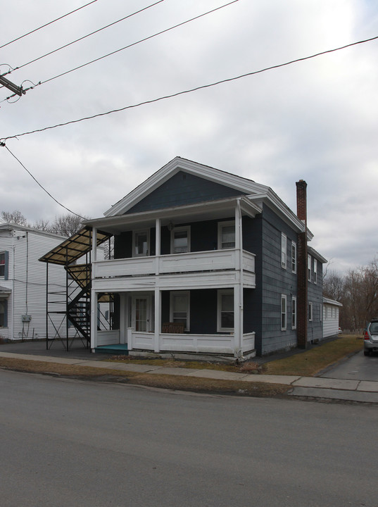 30 Washington St in Greenwich, NY - Foto de edificio