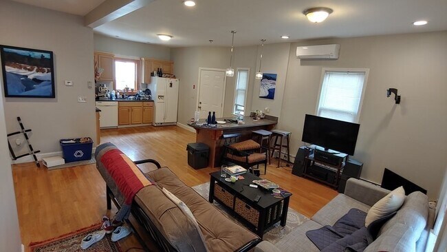 33 Eastburn St in Boston, MA - Building Photo - Building Photo