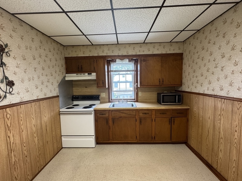 563 Washington Ave in Jermyn, PA - Building Photo