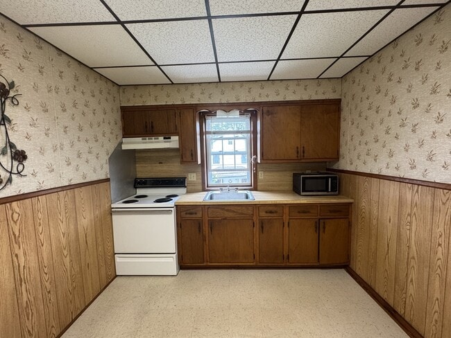 property at 563 Washington Ave