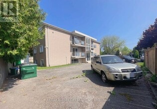 15 John St in St Catharines, ON - Building Photo - Building Photo