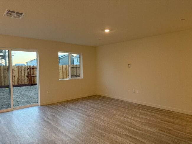 8145 Whippersnapper Wy in Roseville, CA - Building Photo - Building Photo