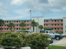 2465 S Washington Ave in Titusville, FL - Building Photo