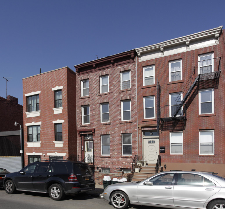 65 Rapelye St in Brooklyn, NY - Foto de edificio