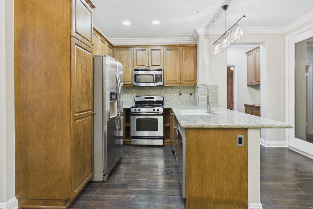 11231 Paseo Sonesta in Porter Ranch, CA - Building Photo