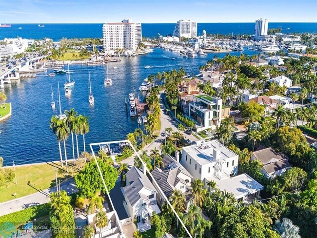 property at 325 Poinciana Dr