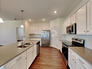 33949 Widman Way in Zephyrhills, FL - Building Photo - Building Photo