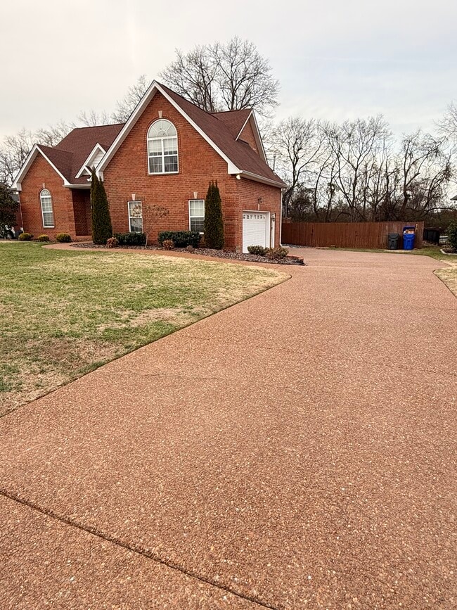 129 Thoroughbred Way in White House, TN - Building Photo - Building Photo