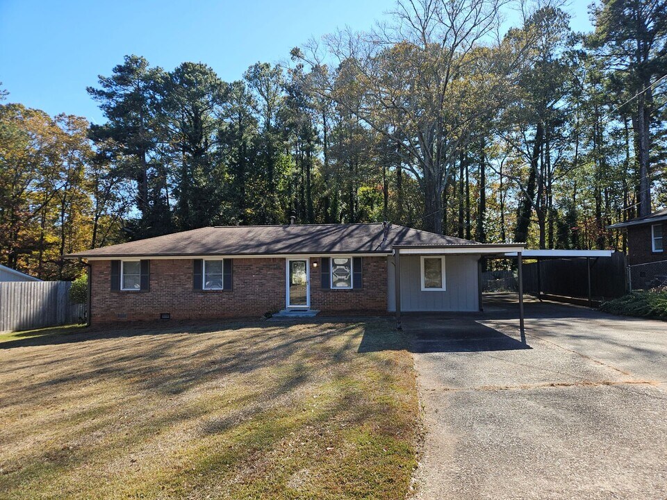 50 Overbrook Dr in Smyrna, GA - Building Photo