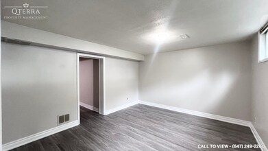 9 Sherwood Cres in Brampton, ON - Building Photo - Building Photo