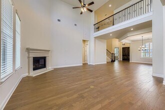 4709 Napoli Shore Dr in Volente, TX - Building Photo - Building Photo