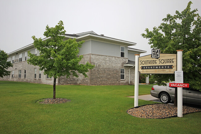 Southside Square Apartments in Roseau, MN - Building Photo - Building Photo