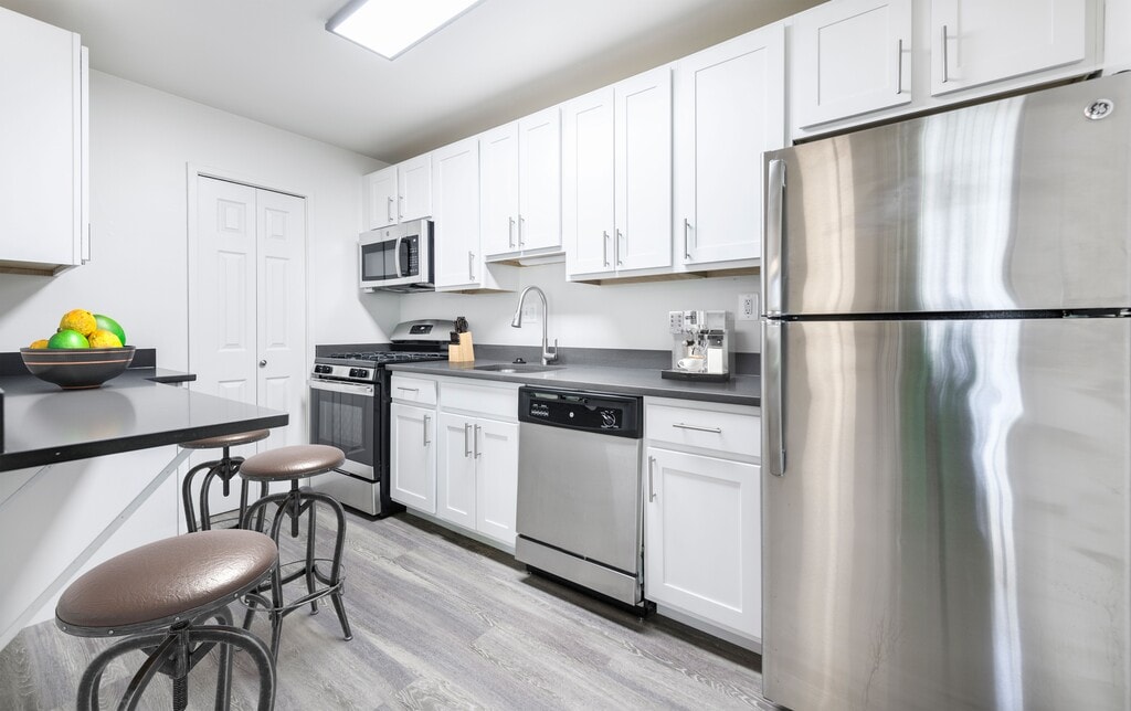 Rollins Park Apartments in Rockville, MD