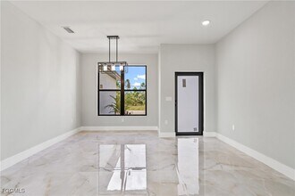 907 W 9th St in Lehigh Acres, FL - Building Photo - Building Photo