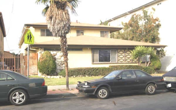 709 S Grevillea Ave in Inglewood, CA - Building Photo