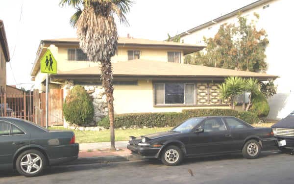 709 S Grevillea Ave in Inglewood, CA - Foto de edificio