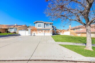 2712 Toumey Ln in Corona, CA - Building Photo - Building Photo