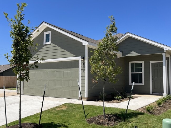 312 Freshwater Dr in Bastrop, TX - Building Photo - Building Photo
