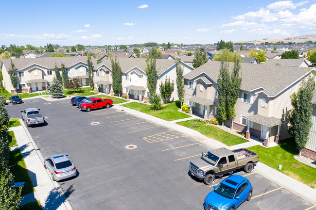 Meadowcreek Townhomes in Idaho Falls, ID - Building Photo - Building Photo