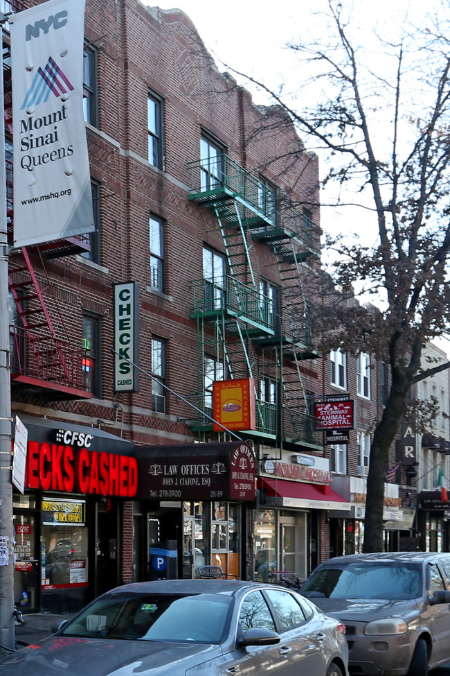 2563 Steinway St in Astoria, NY - Building Photo - Building Photo