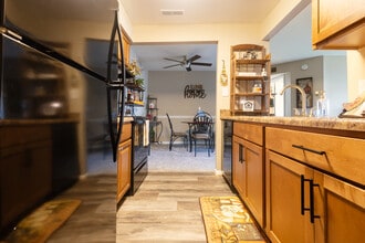 Lakes Of Greenbrier in Chesapeake, VA - Foto de edificio - Building Photo