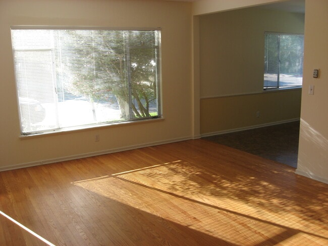 1802 Oak St, Unit 3 in Santa Monica, CA - Building Photo - Building Photo