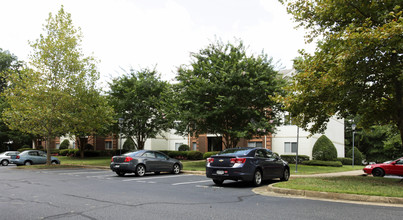 Governor's Pointe Apartments in Chesapeake, VA - Building Photo - Building Photo