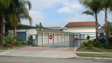 7141 21st St in Westminster, CA - Foto de edificio - Building Photo