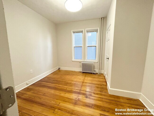 157 E Cottage St, Unit #3