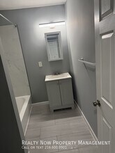 2054 W 98th St, Unit Unit Up in Cleveland, OH - Foto de edificio - Building Photo