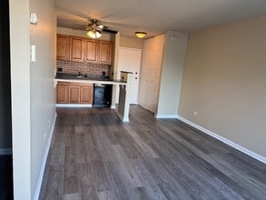 5 Villa Verde Dr in Buffalo Grove, IL - Foto de edificio - Building Photo